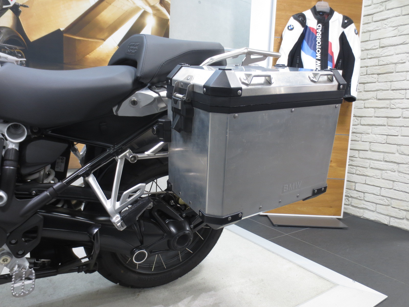 値下げ) R1250GS, R1200GS用 BMW純正 ショートラック 国内正規品】 値下げ) R1250GS, R1200GS用 BMW純正 ショー